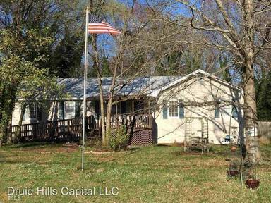 Main picture of 70 E Main St N