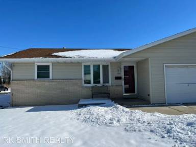 Main picture of 1304 N Randall Ave