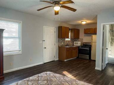 Main picture of 1405 Beaver Rd