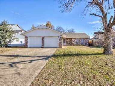 Main picture of 1607 Wind Hill Rd