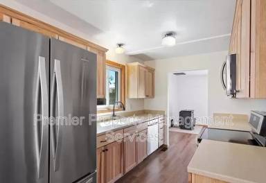 Main picture of 300 Aristocrat Dr