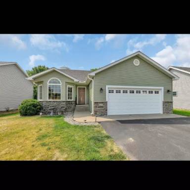 Main picture of 400 Pheasant Dr