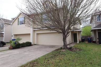 Main picture of 17230 Oakwood Chase Dr