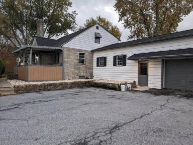 Main picture of 633 W Ridge Pike