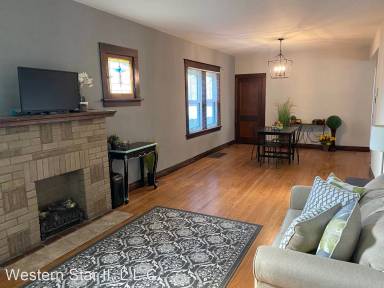 Main picture of 5727 Lansdowne Ave