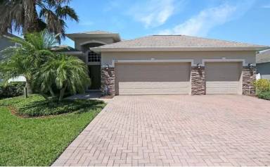 Main picture of 714 Bellshire Way