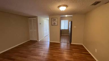 Main picture of 7600 Abbey Ln