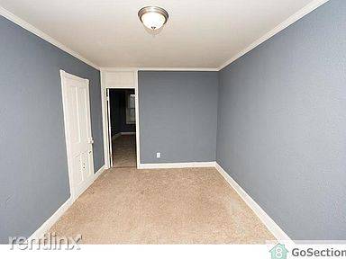 Main picture of 2420 Wilkens Ave