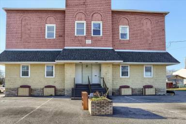 Main picture of 643 S Wood St
