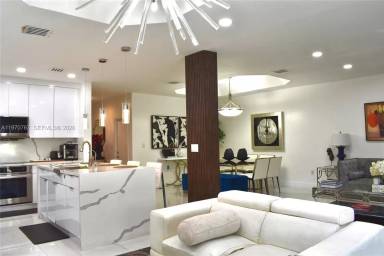 Main picture of 6763 NW 107th Pl