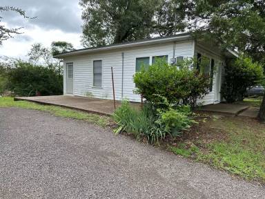 Main picture of 1319 S Houston Ave