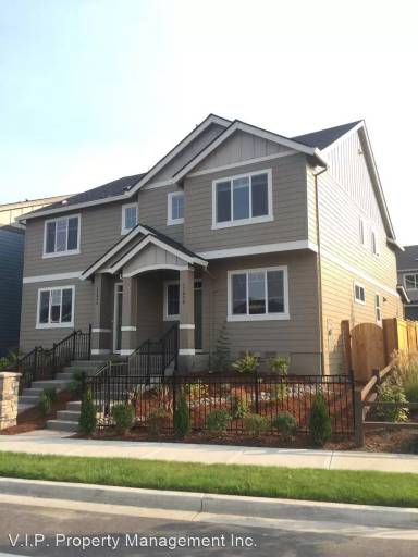 Main picture of 17036 SE Crossroads Ave