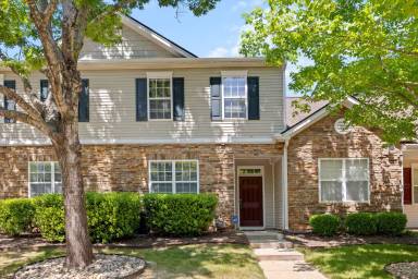 Main picture of Arboles Court