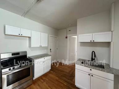 Main picture of 230 W School St