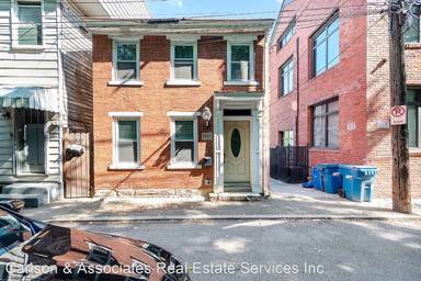 Main picture of 1821 Edwards Way