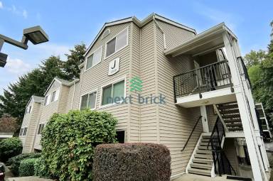 Main picture of 12040 100th Ave NE