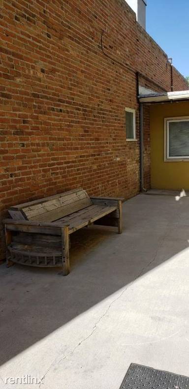 Main picture of 203 E Callender St