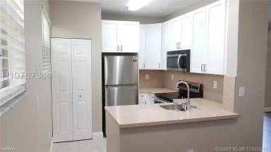 Main picture of Reflections At Pembroke Pines