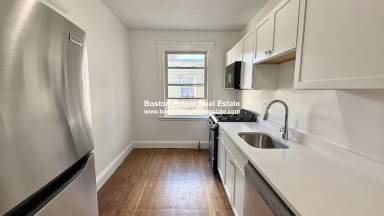Main picture of 15 Melvin Ave