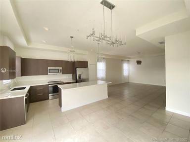 Main picture of 10455 NW 82nd St