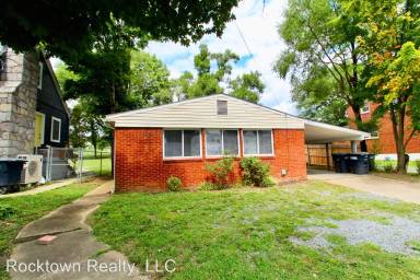 Main picture of 825 S High St