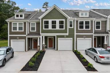 Main picture of 142 Shager Pl