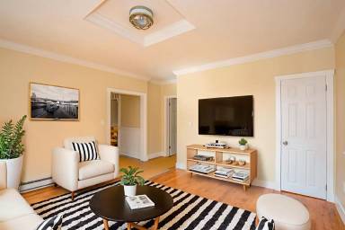 Main picture of 360 East St