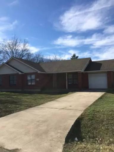 Main picture of 9453 Winterset Ave