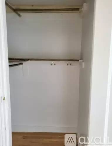 Main picture of 5662 N Ridge Ave