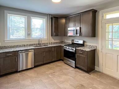 Main picture of 822 S Duke St