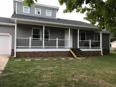 Main picture of 405 Circle Dr