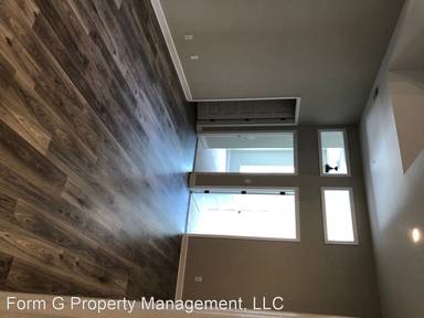 Main picture of 438 Spring St
