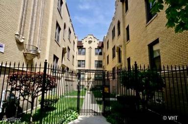 Main picture of 816 E 49th St