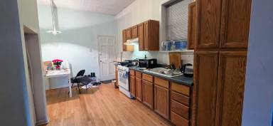 Main picture of 868 N Hermitage Ave