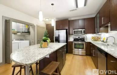 Main picture of 1401 W 6th St