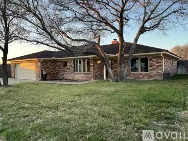 Main picture of 6408 Hyde Pkwy