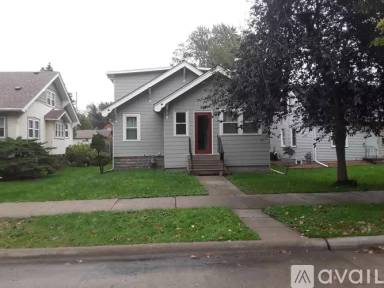 Main picture of 872 20th Ave SE