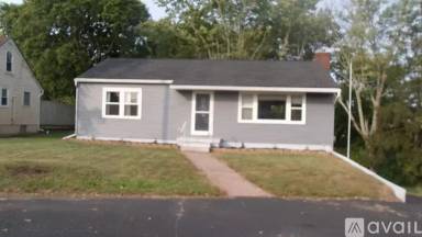 Main picture of 504 S Wolf Creek Pike