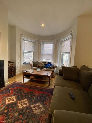 Main picture of 21 Follen St