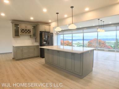 Main picture of 7033 56th Ave NE