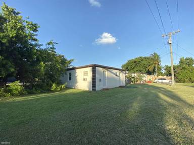 Main picture of 10682 SW 172nd St