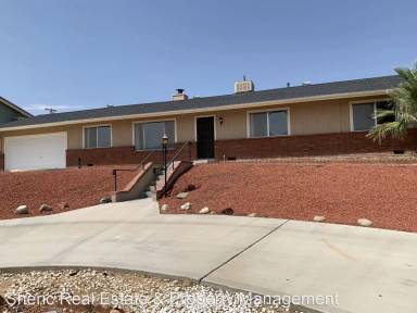 Main picture of 7676 Elwood St