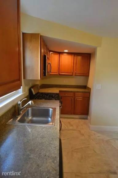 Main picture of 75 Sunnyside St