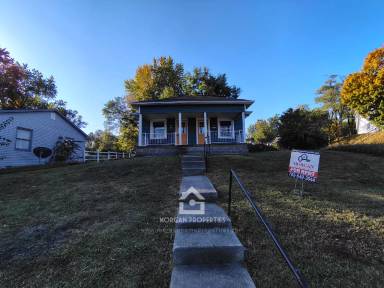 Main picture of 1323 W 10th St