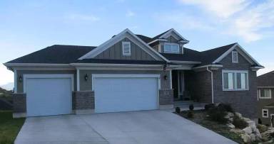 Main picture of 628 N Ridge Dr