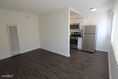 Main picture of 4127 - 4131 Monroe St