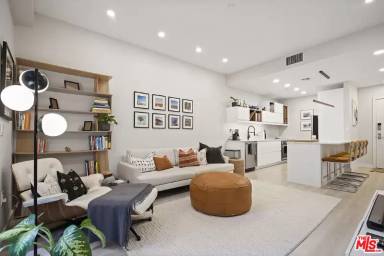 Main picture of 630 W 6th St