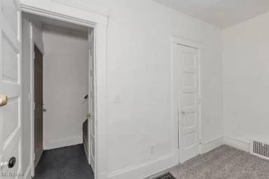 Main picture of 15307 Holmes Ave