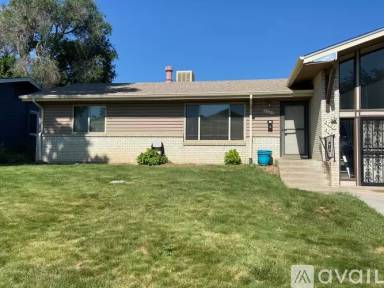 Main picture of 4729 S Acoma St