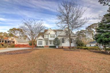 Main picture of 305 Holly Ln